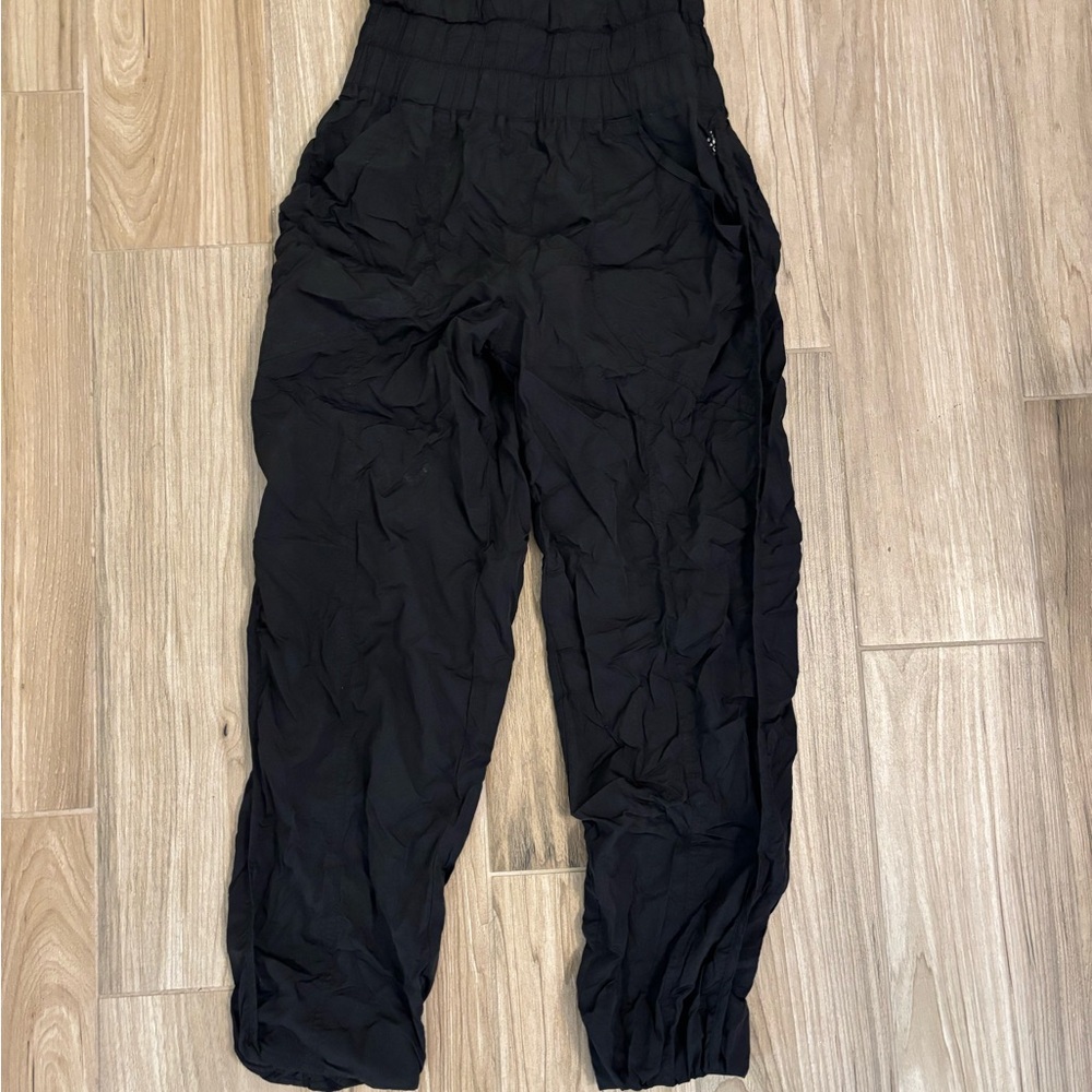 Free People Movement Woman’s Black Elastic Waist Pants